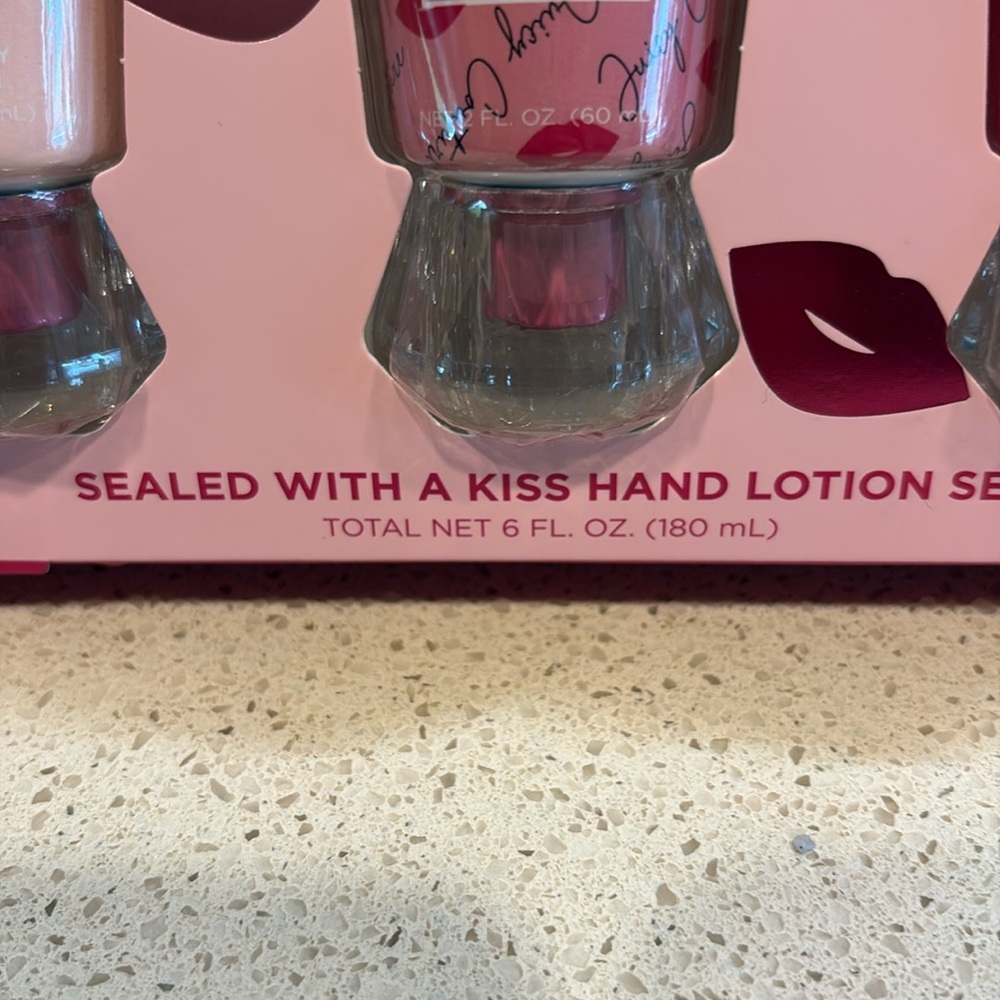Juicy Couture NIB Pink, Rose & Fuchsia Hand Lotion Trio - Picture 2 of 5